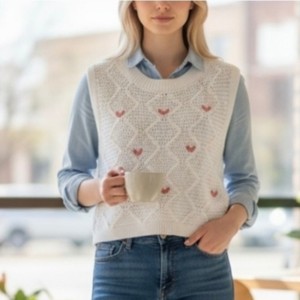 NWT Dream Haze White Knit Vest with Heart Details.Size L ( Junior) 100% Cotton
